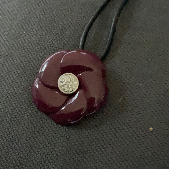 “FLORAL PENDANT NECKLACE” Costume Jewelry. - Picture 2 of 11